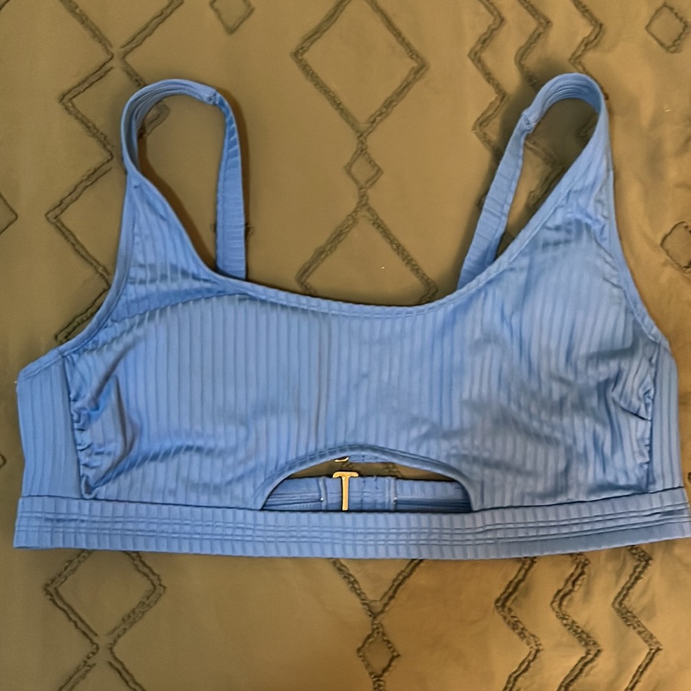 Blue bikini - Picture 4 of 9